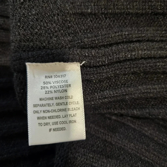 Elegant Black Mock Neck Knit Sweater - New with Tags - Picture 14 of 14